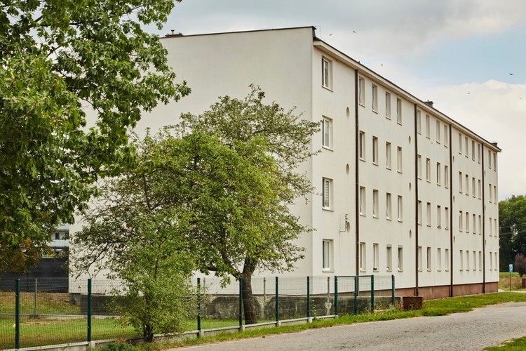 Aleja Solidarności 9